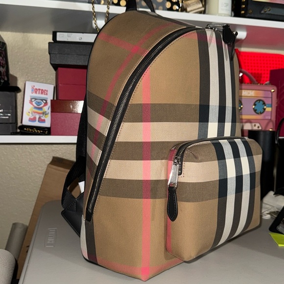BURBERRY NEW BACKPACK FULL SIZE - Picture 1 of 5